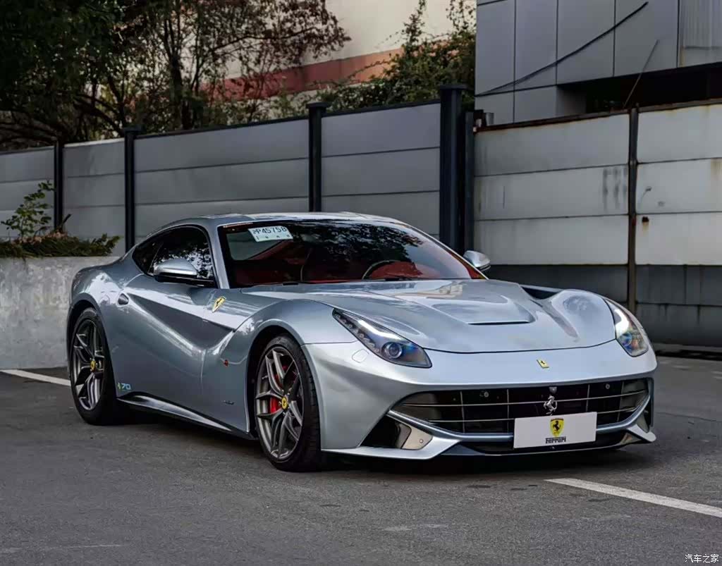 Ferrari F12ber, 2014 3