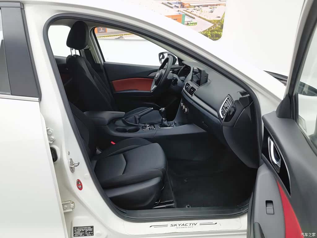 Mazda Mazda3, 2015 23