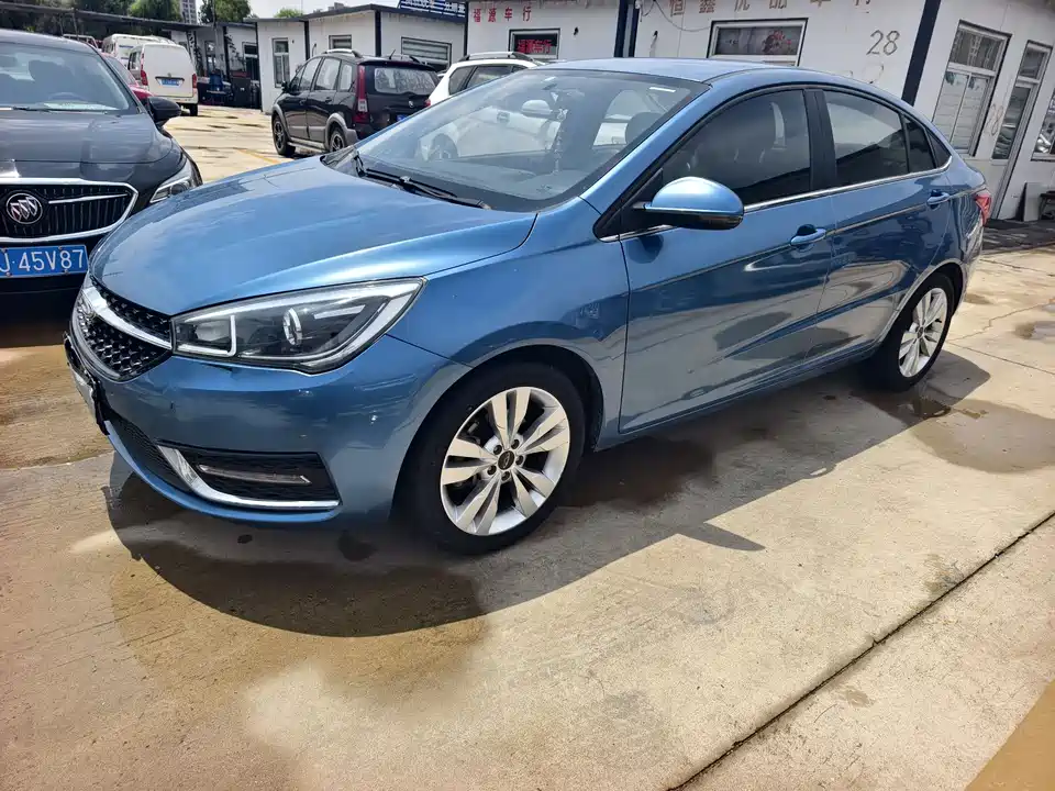 Chery Arrizo 5