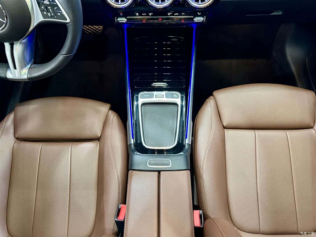Mercedes-Benz GLB, 2024 29