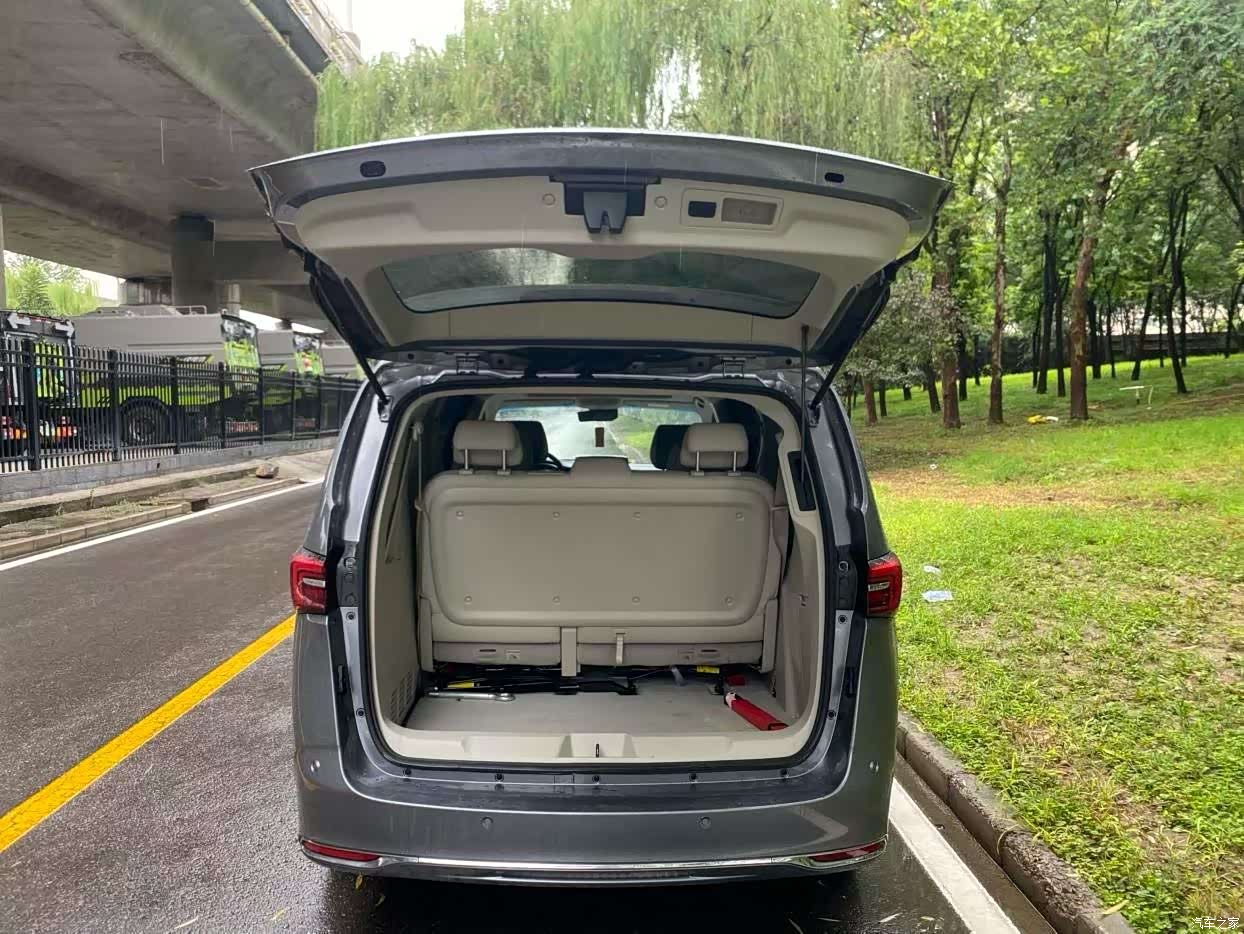 Buick GL8, 2022 8