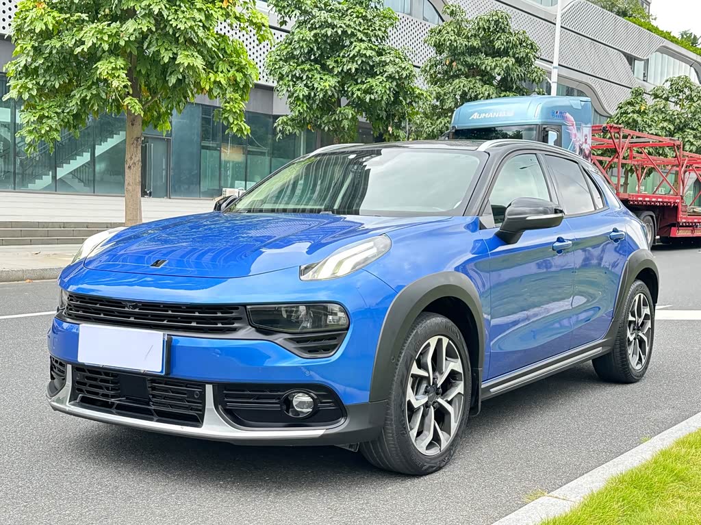 Lynk & Co 02