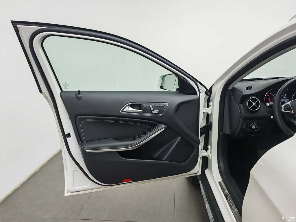 Mercedes-Benz GLA, 2019 8
