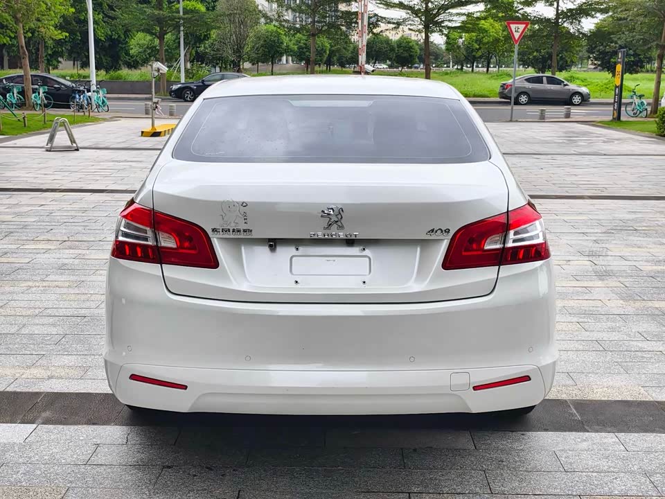 Peugeot 408