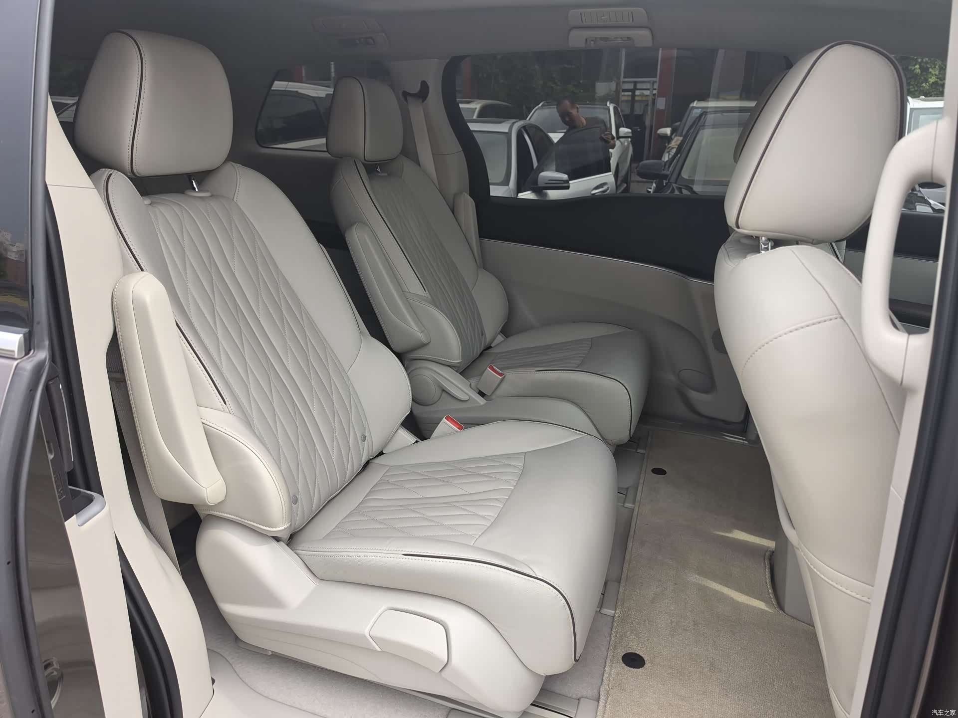 Buick GL8, 2022 10