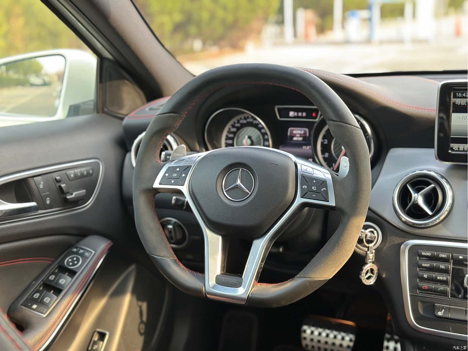 Mercedes-Benz GLA, 2015 33