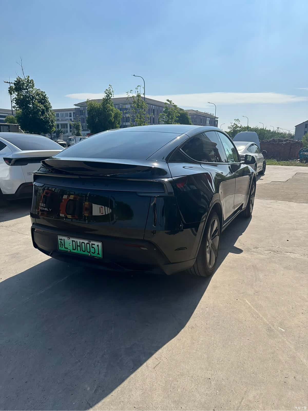 Tesla Model Y, 2026 все фото