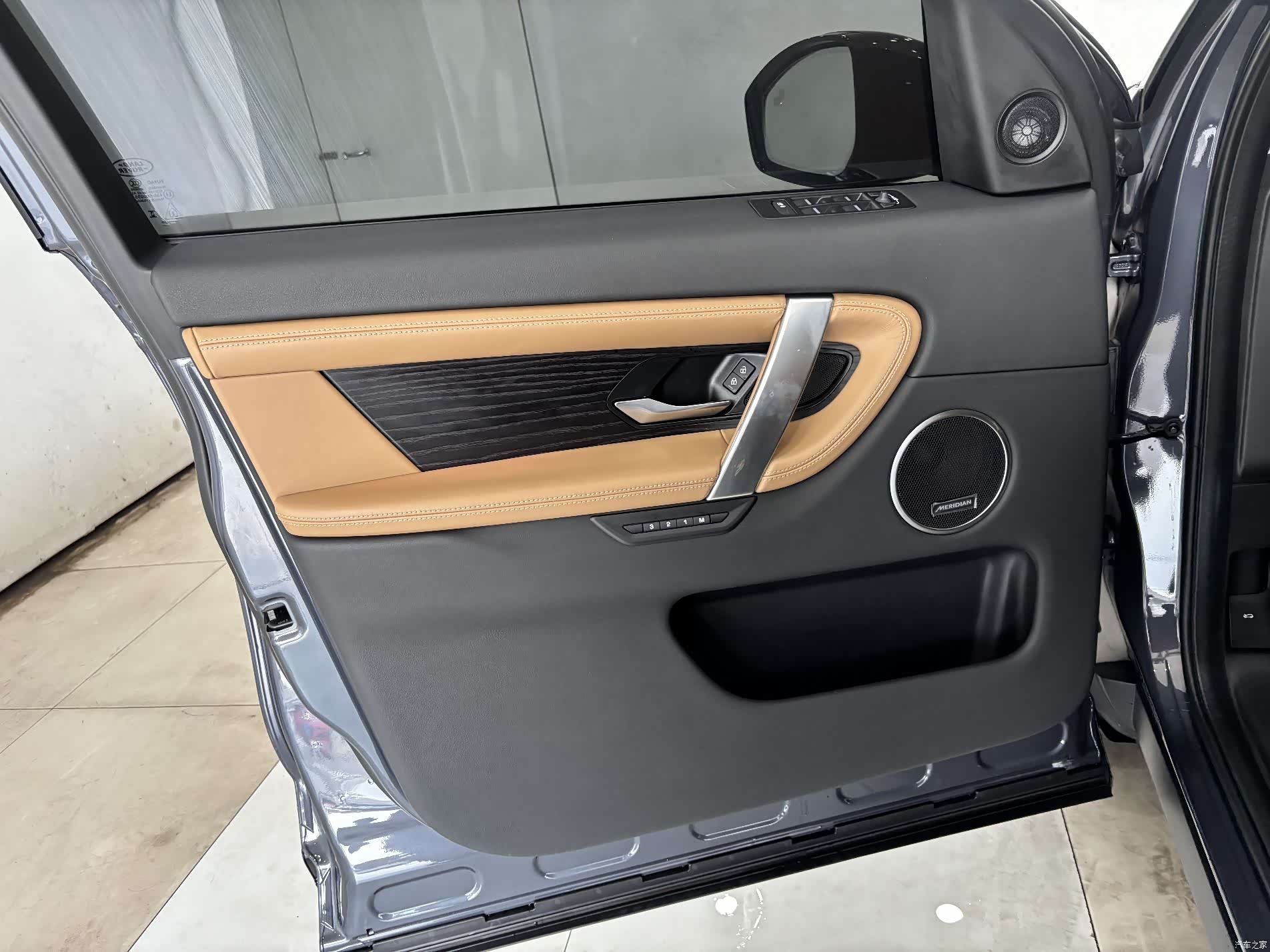 Land Rover Discovery, 2025 10
