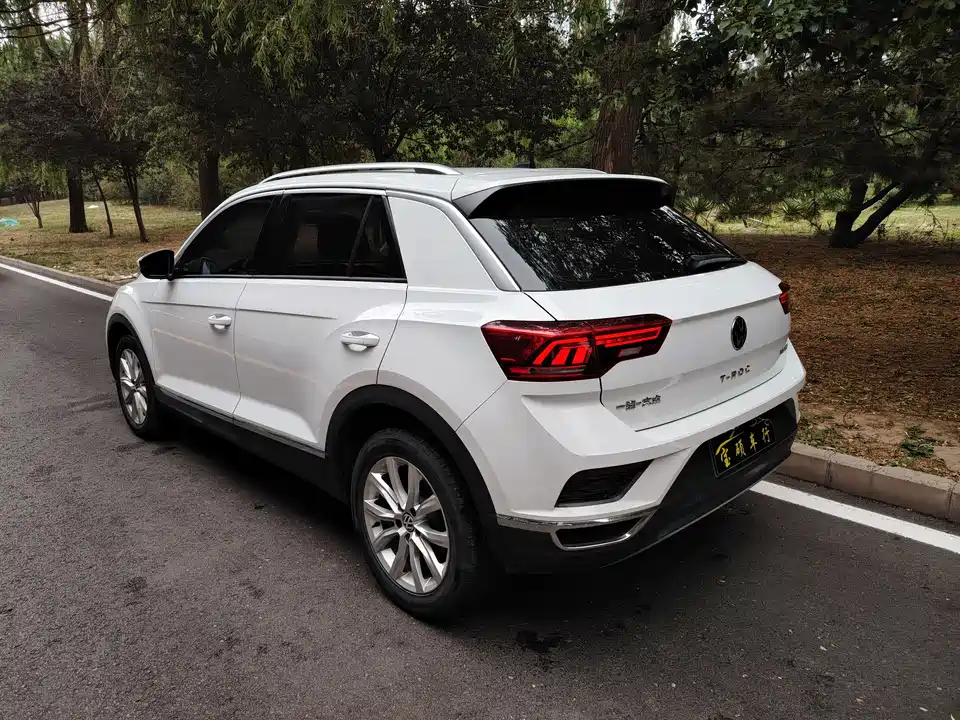 Volkswagen T-ROC exploring Songs