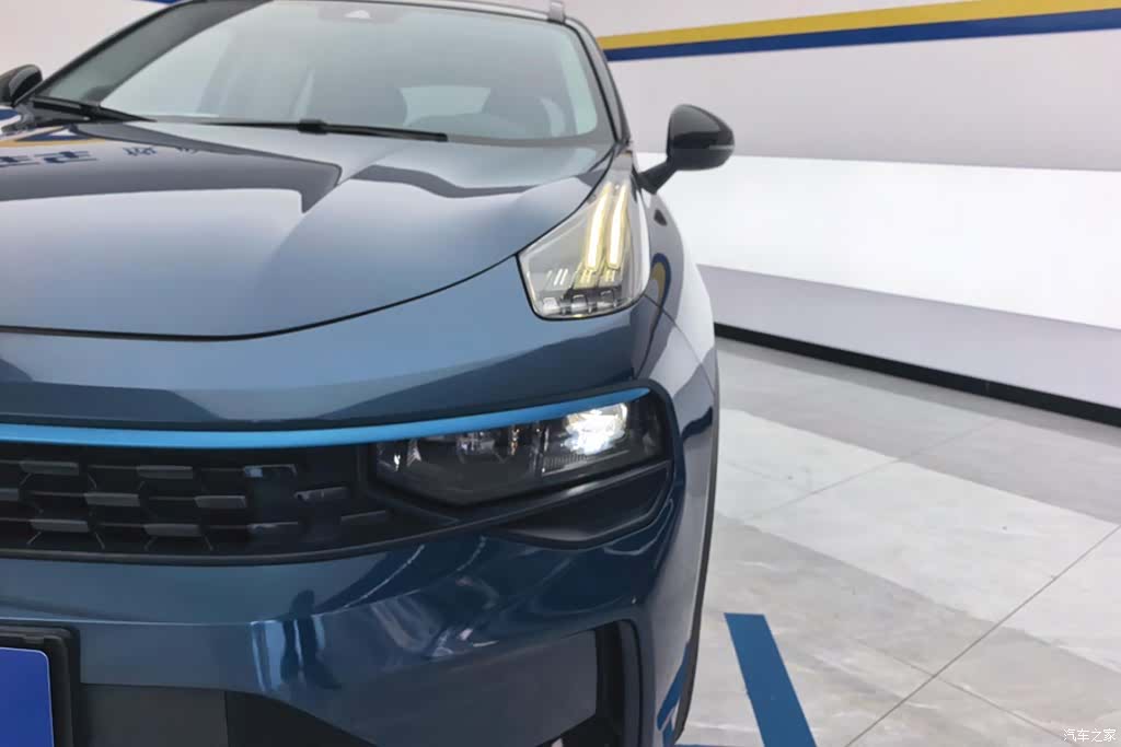 Lynk & Co 01, 2022 все фото