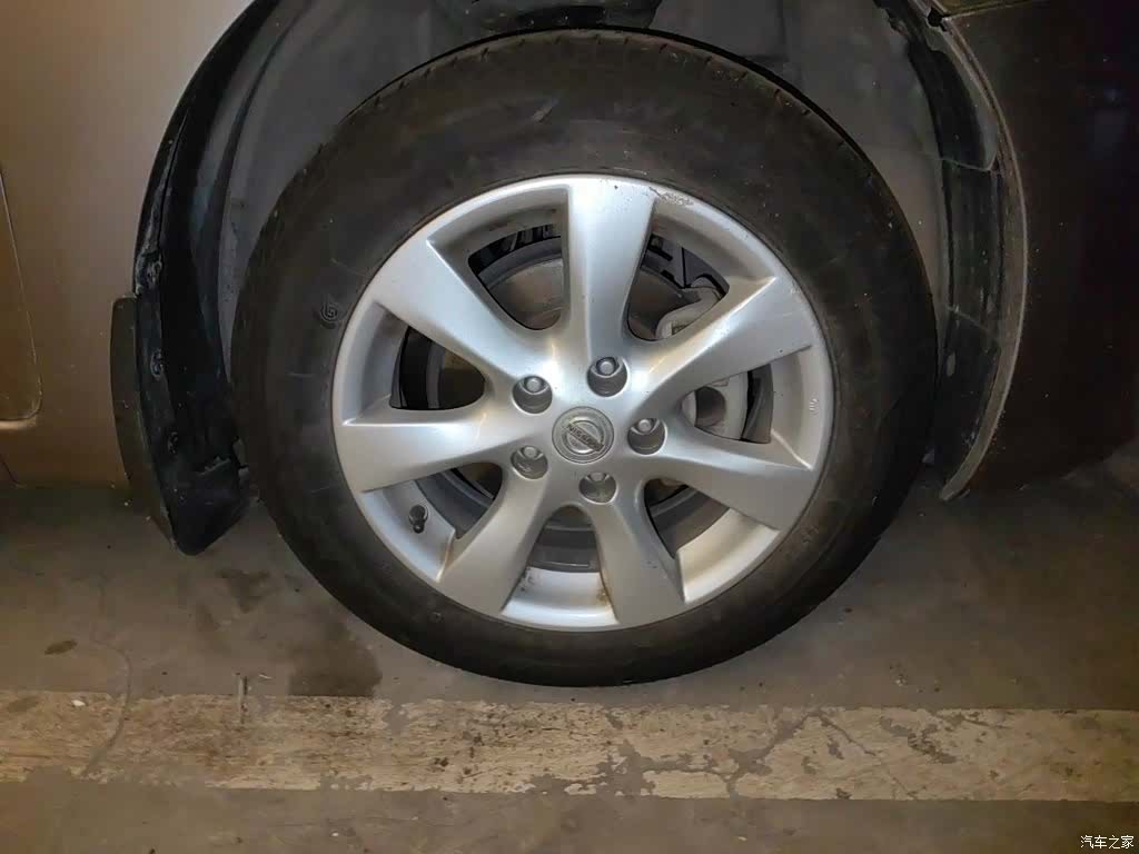 Nissan Tiida, 2014 8