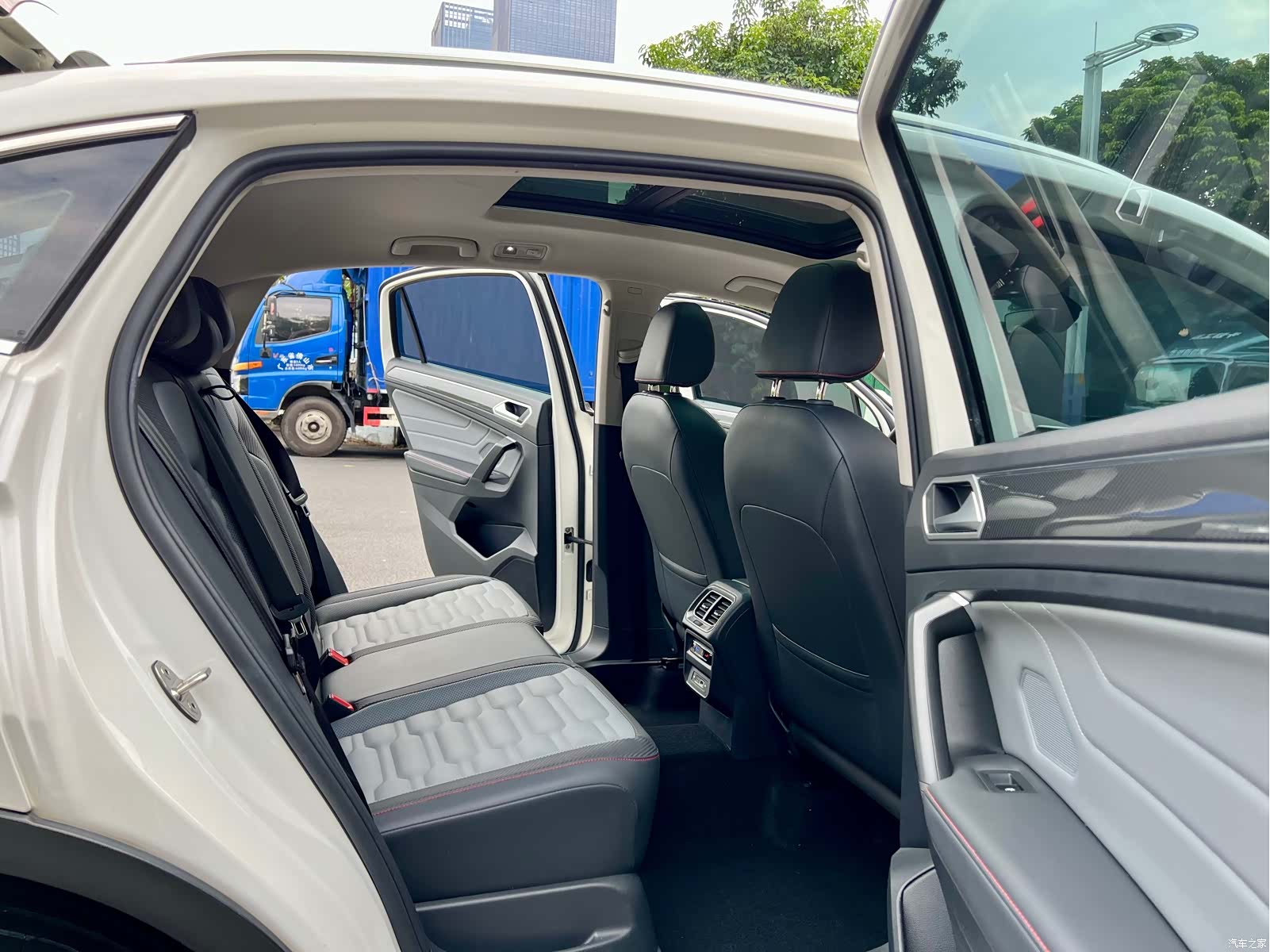 Volkswagen Tiguan, 2022 18