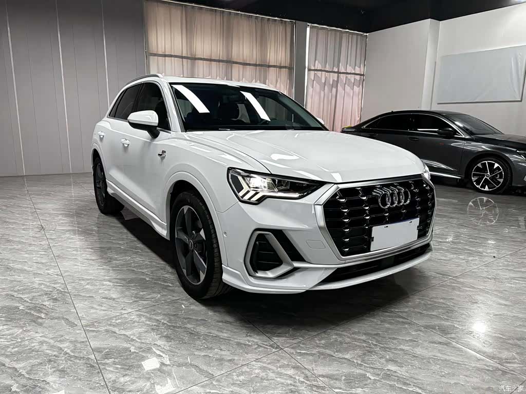 Audi Q3, 2022 3