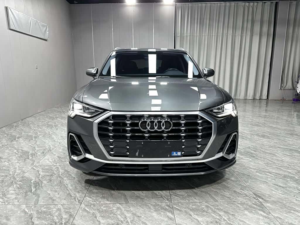 Audi Q3, 2022 2