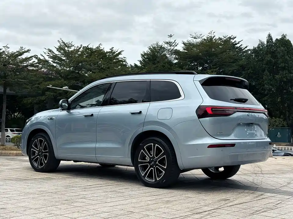 AITO Ask the world M7