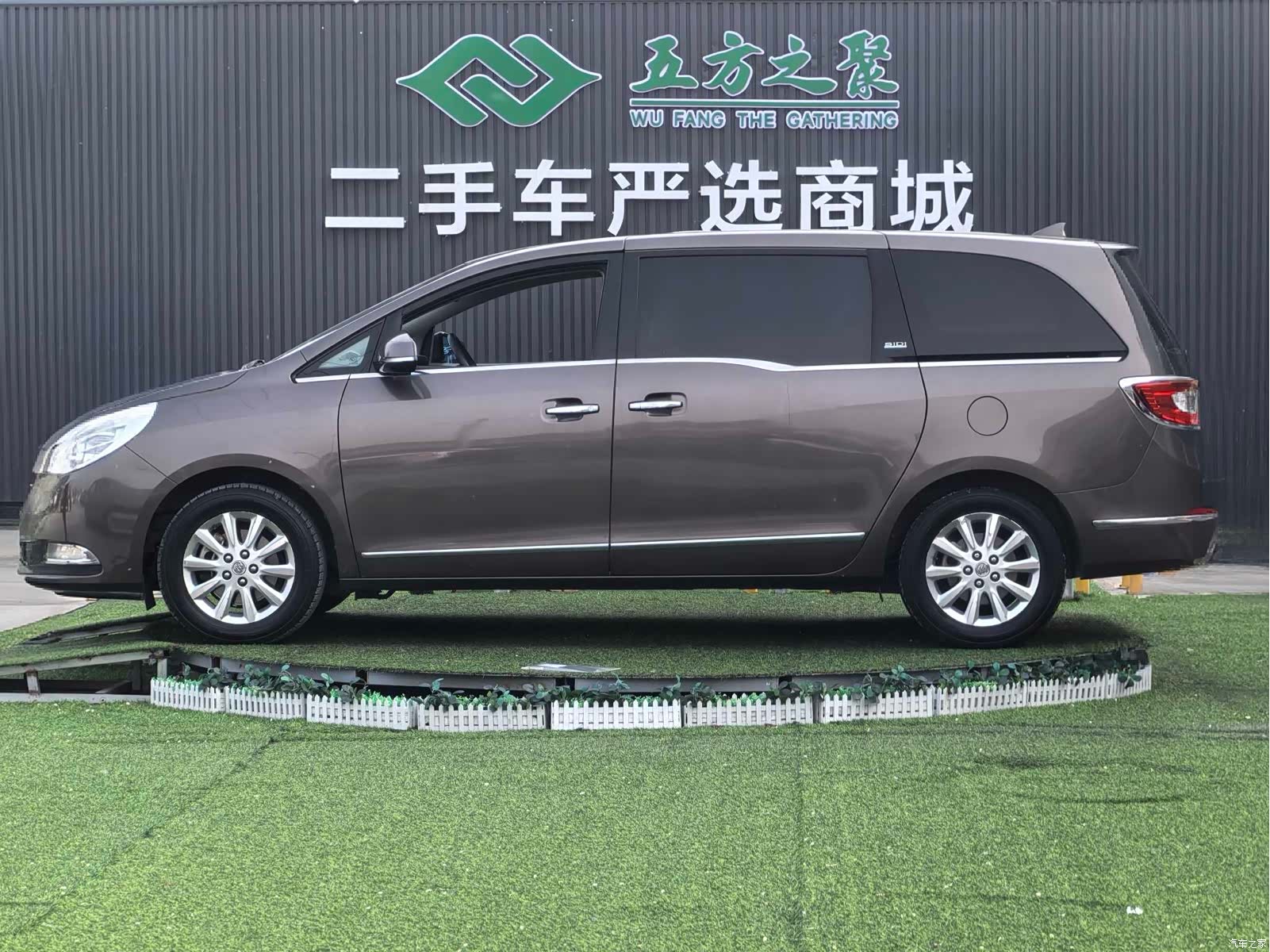 Buick GL8, 2013 19