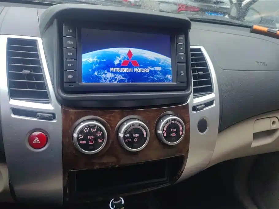 Mitsubishi Pajero Jinchang