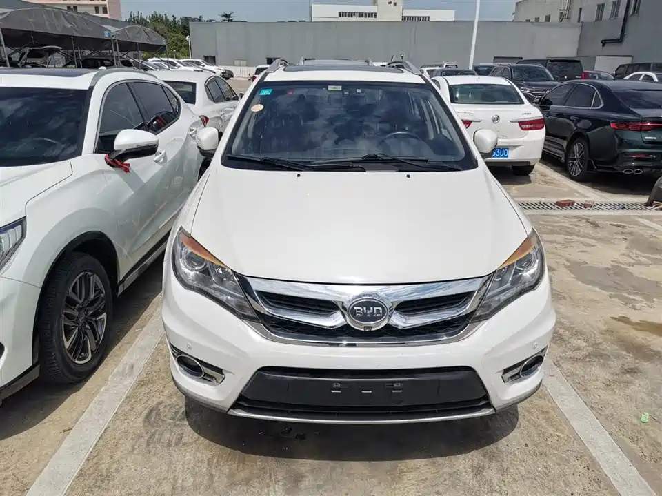 BYD S7
