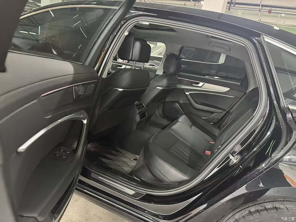 Audi A6L, 2021 все фото