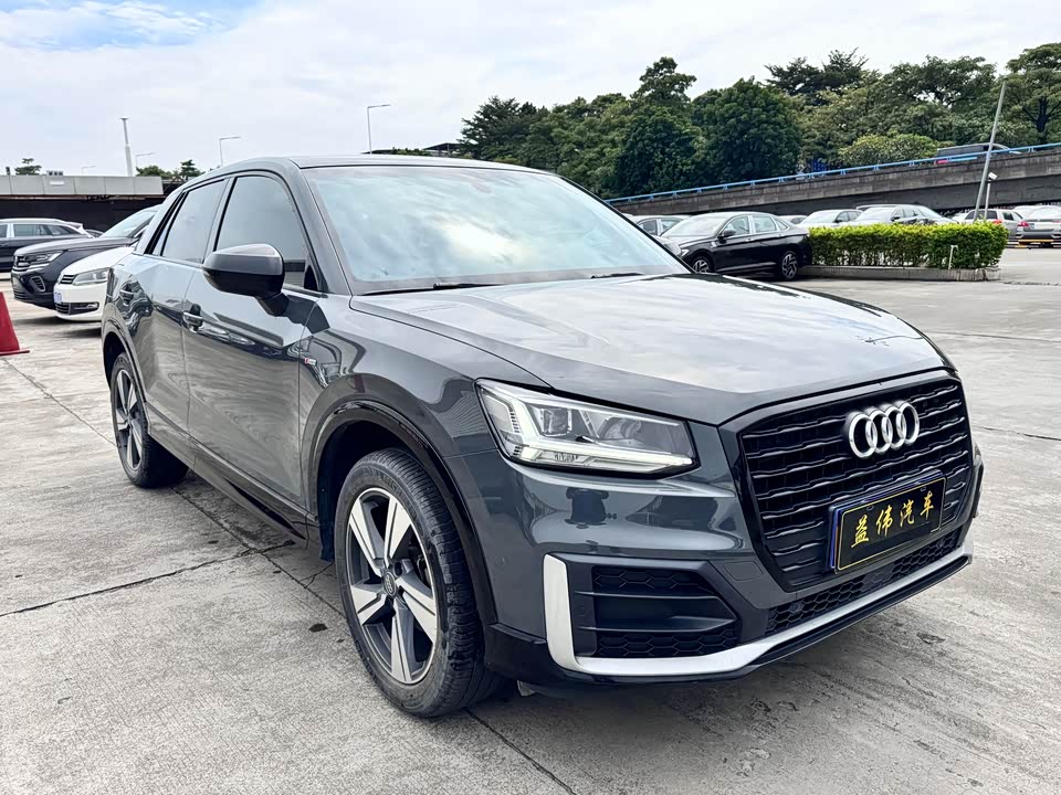 Audi Q2L