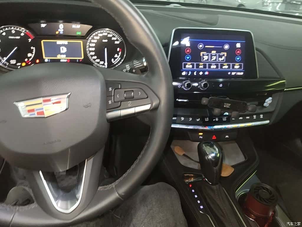 Cadillac CT4, 2024 все фото