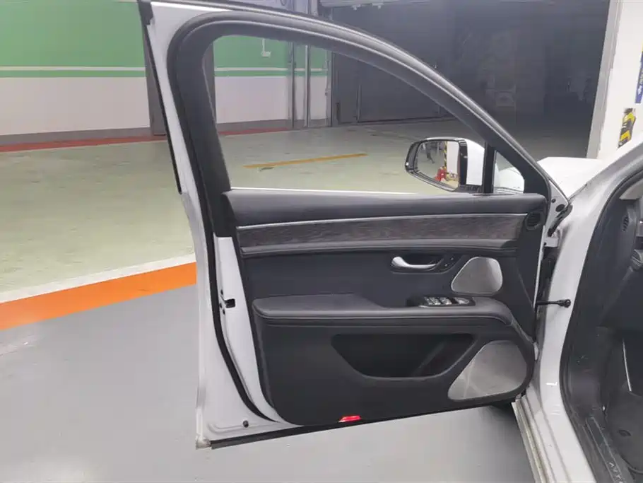 HarmonyOS Ask the world M5