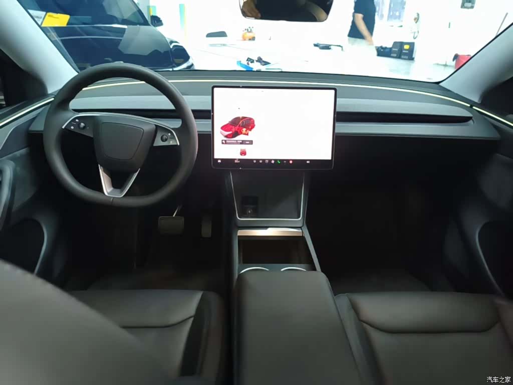 Tesla Model Y, 2025 6