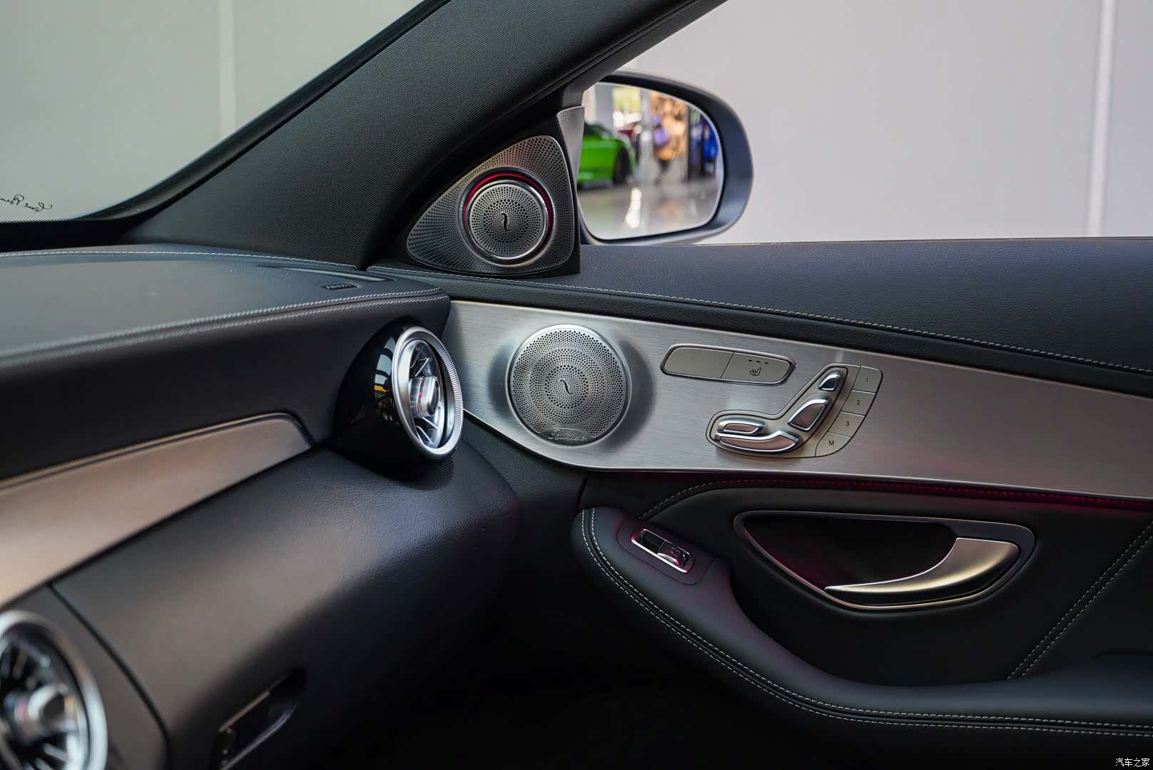 Mercedes-Benz C-Class, 2018 16