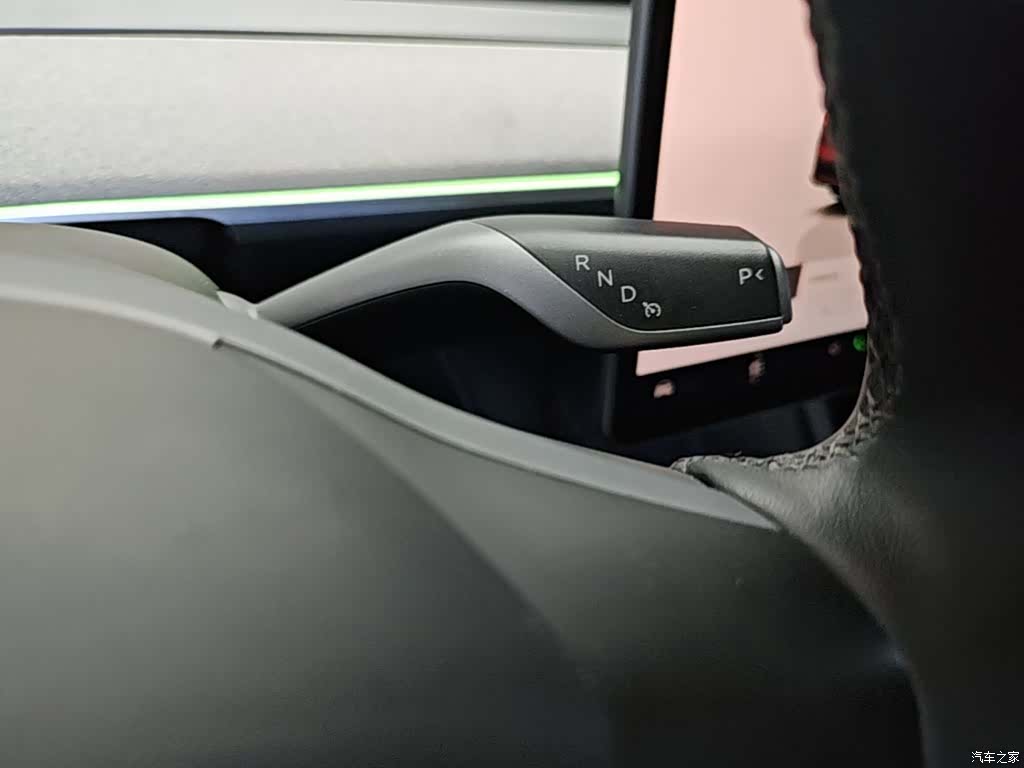 Tesla Model Y, 2023 14
