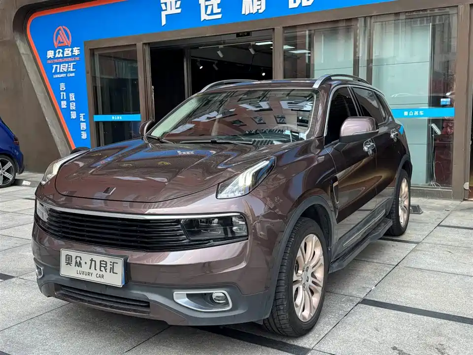 Lynk & Co 01
