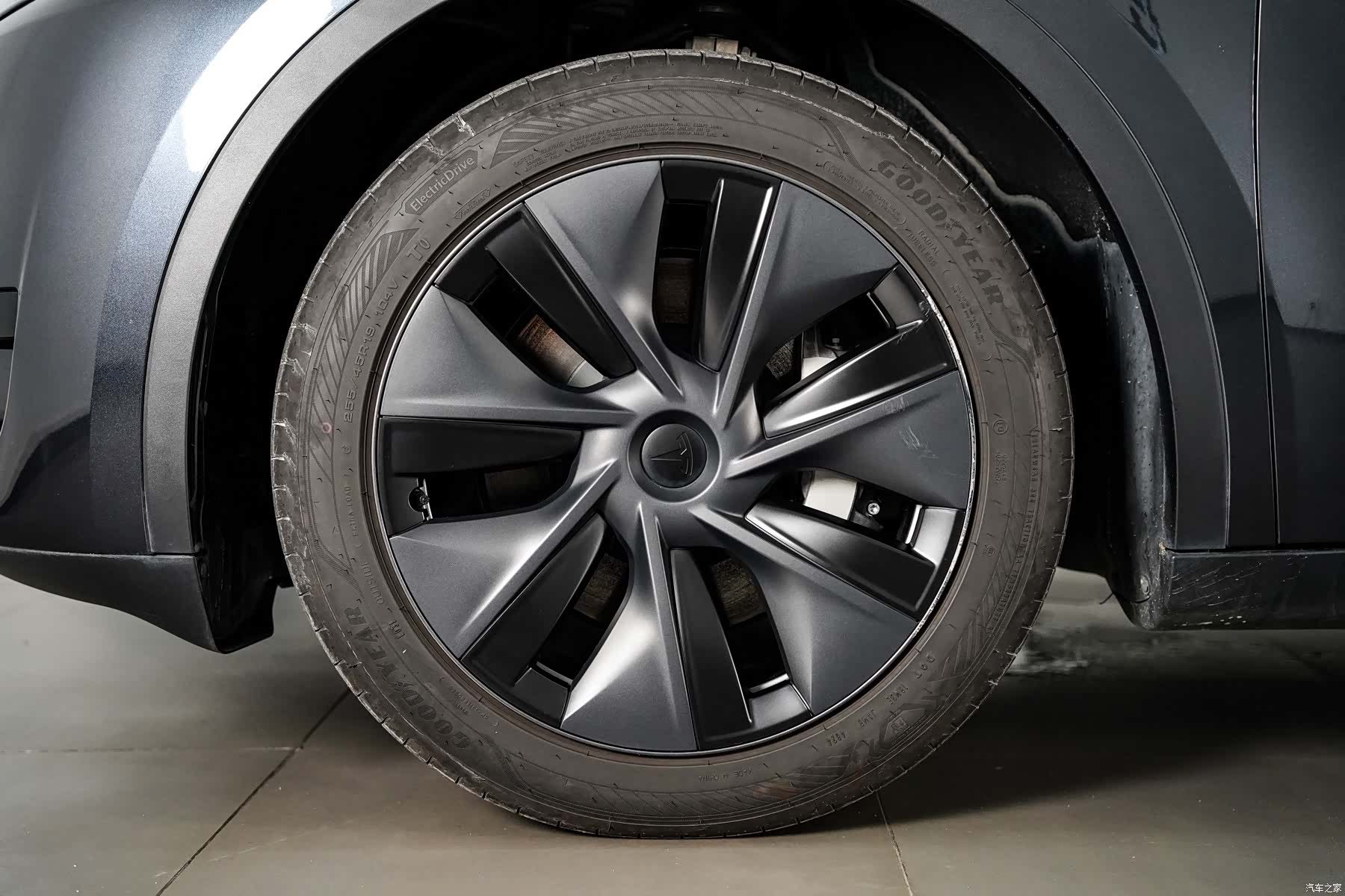 Tesla Model Y, 2024 13