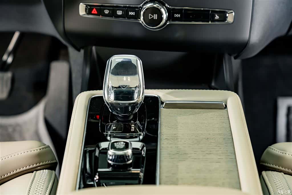 Volvo XC90, 2026 15
