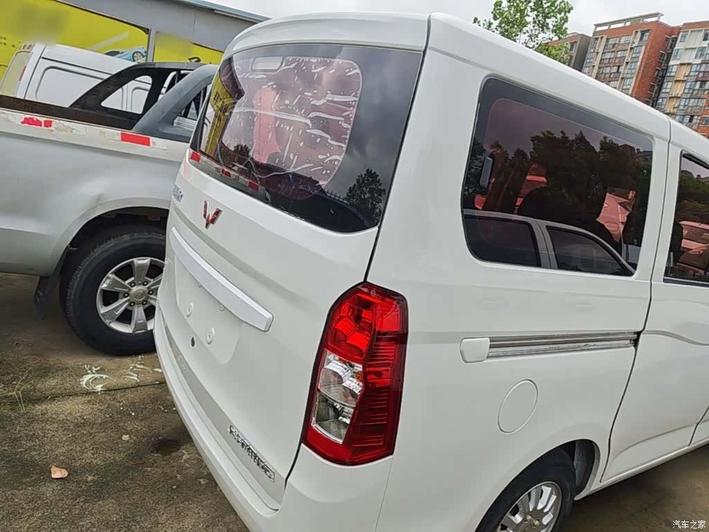 Wuling V, 2017 6