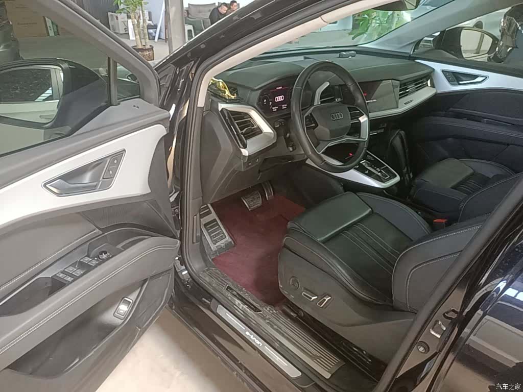 Audi Q5 e-tron, 2024 16