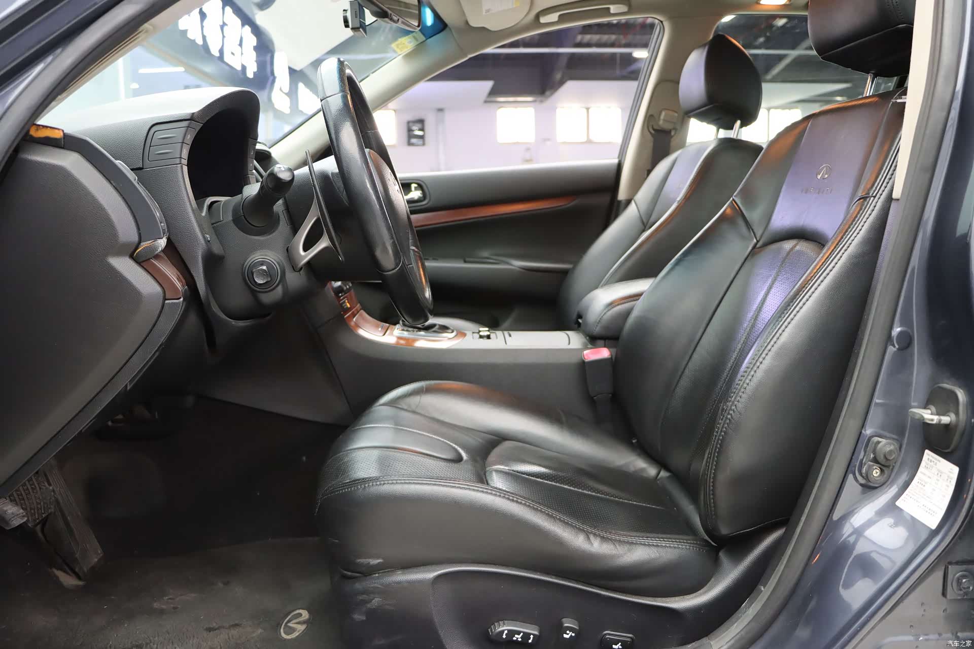 Infiniti G37, 2009 19