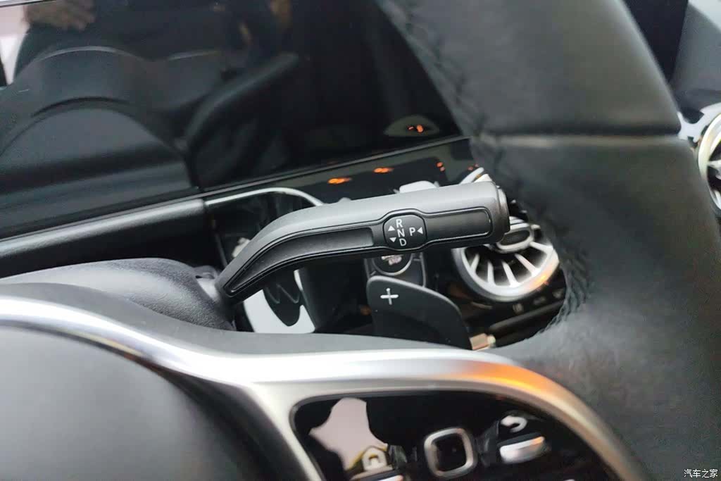 Mercedes-Benz GLA, 2022 16