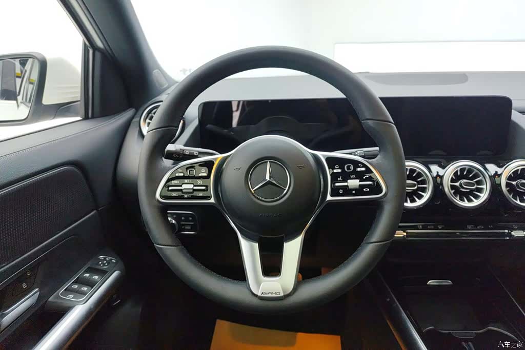 Mercedes-Benz GLA, 2022 15