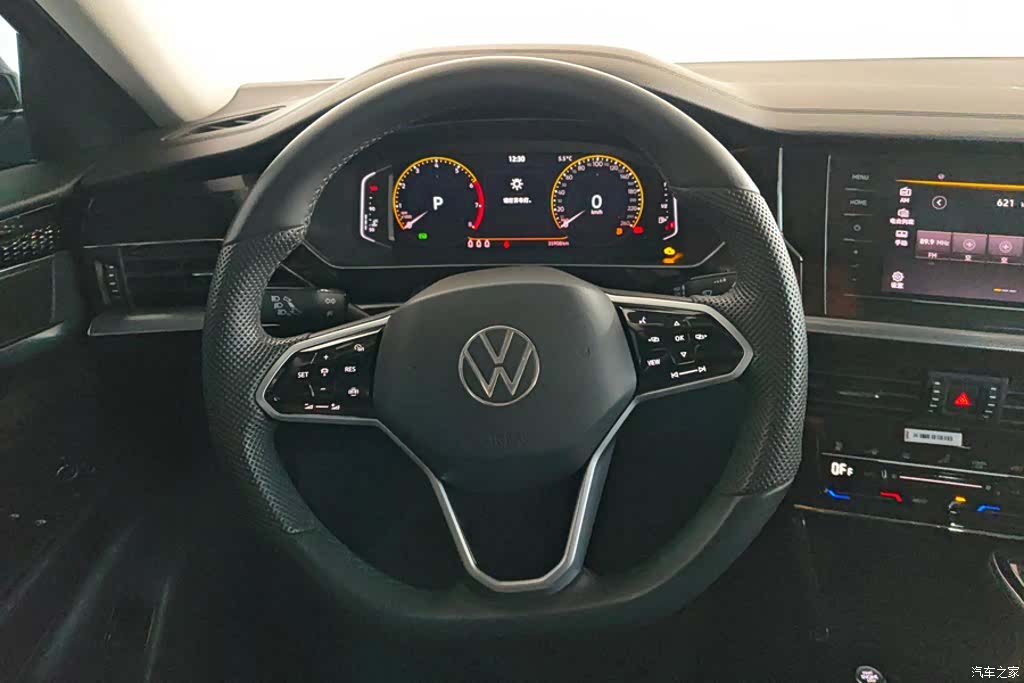 Volkswagen Passat, 2024 15