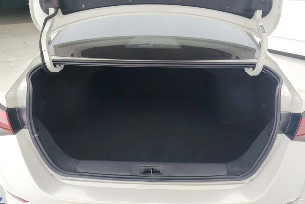 Nissan Sylphy, 2023 4