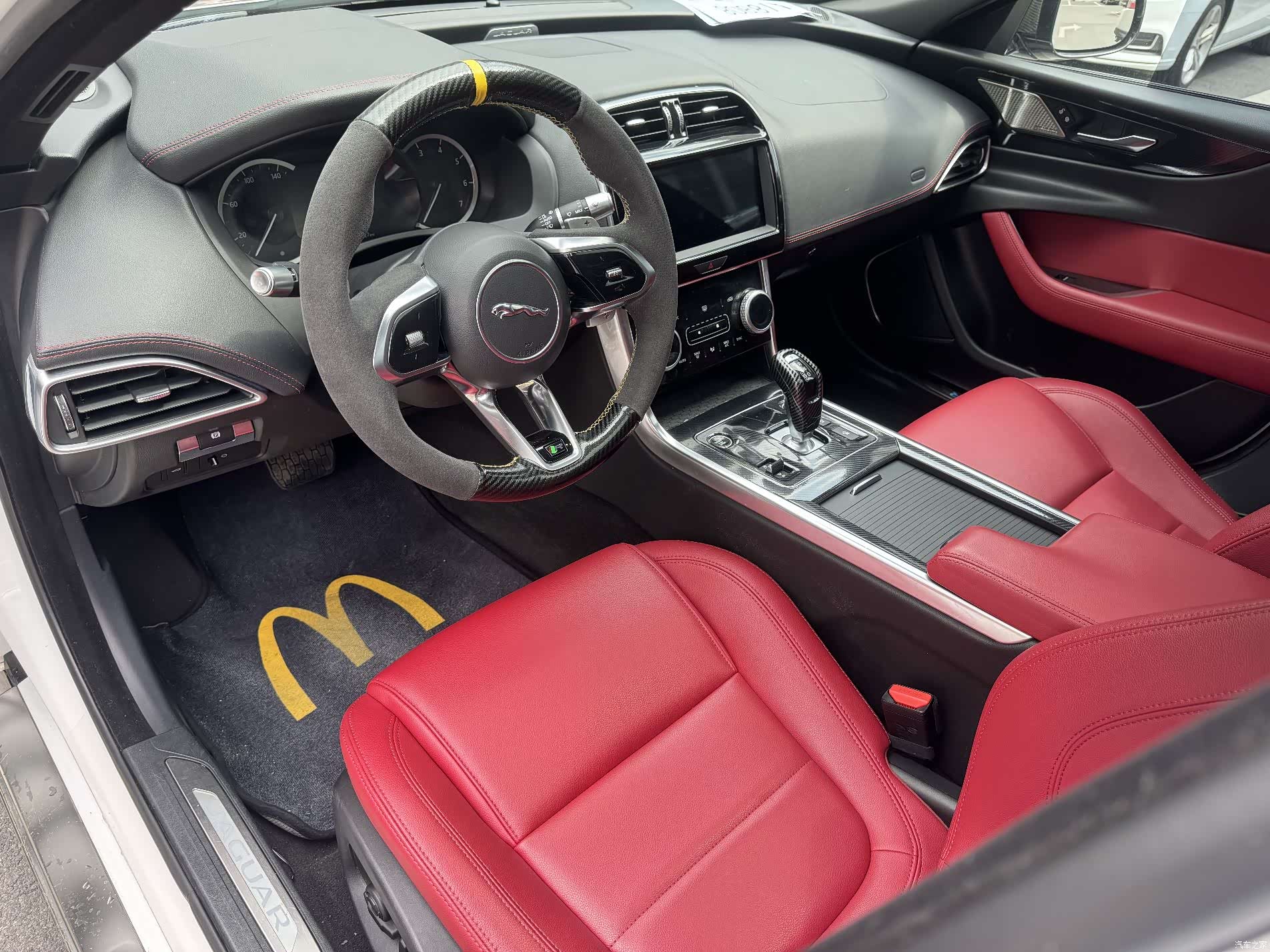 Land Rover XEL, 2020 4