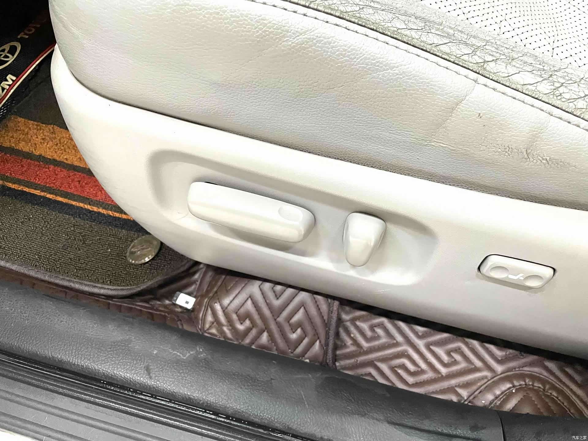 Toyota RAV4, 2011 11