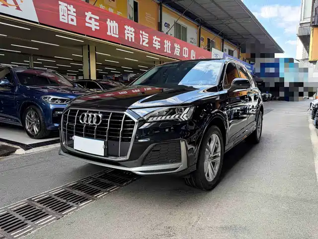 Audi Q7 2024 — купить из Китая под заказ
