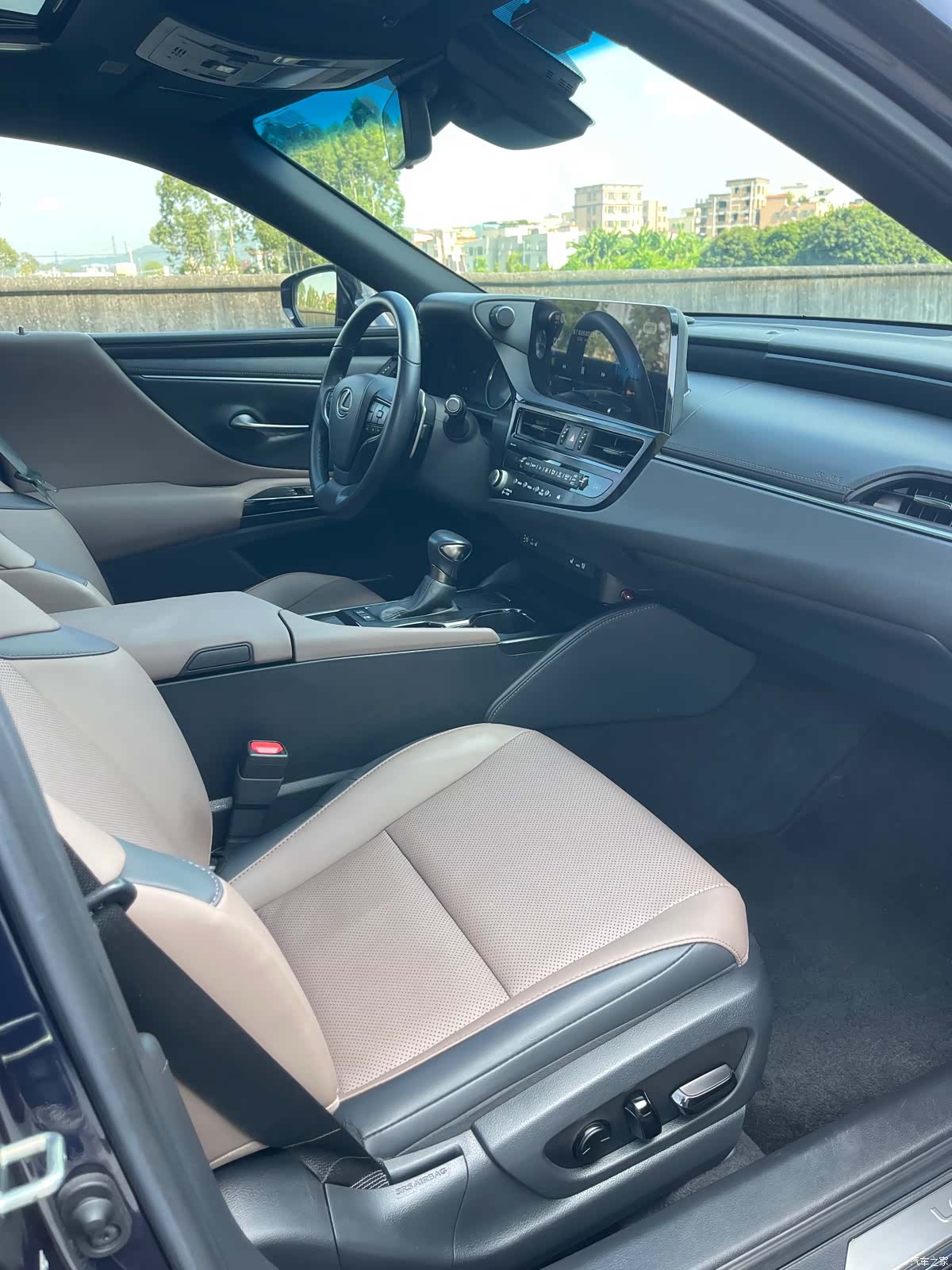 Lexus ES, 2022 10