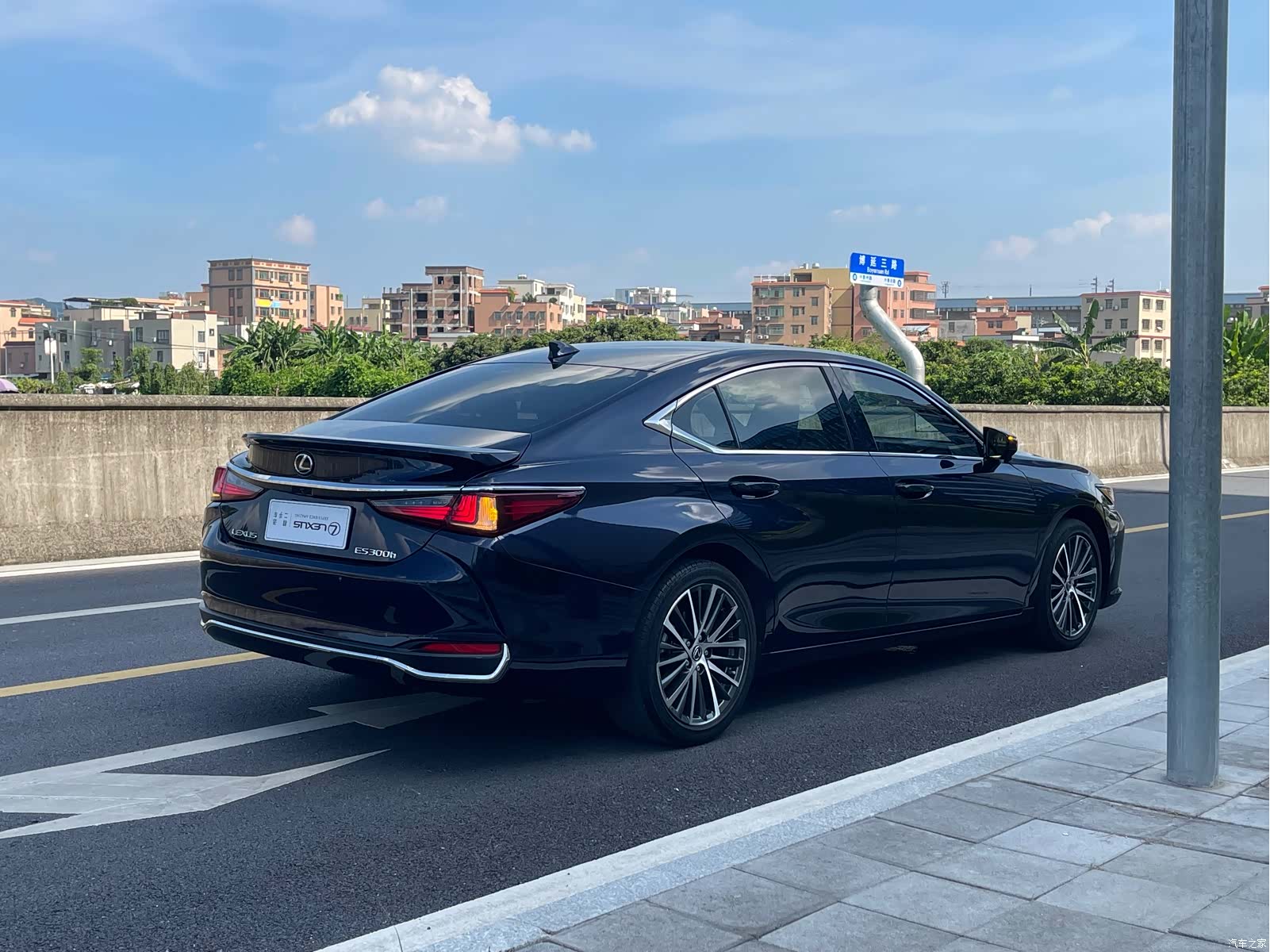 Lexus ES, 2022 9