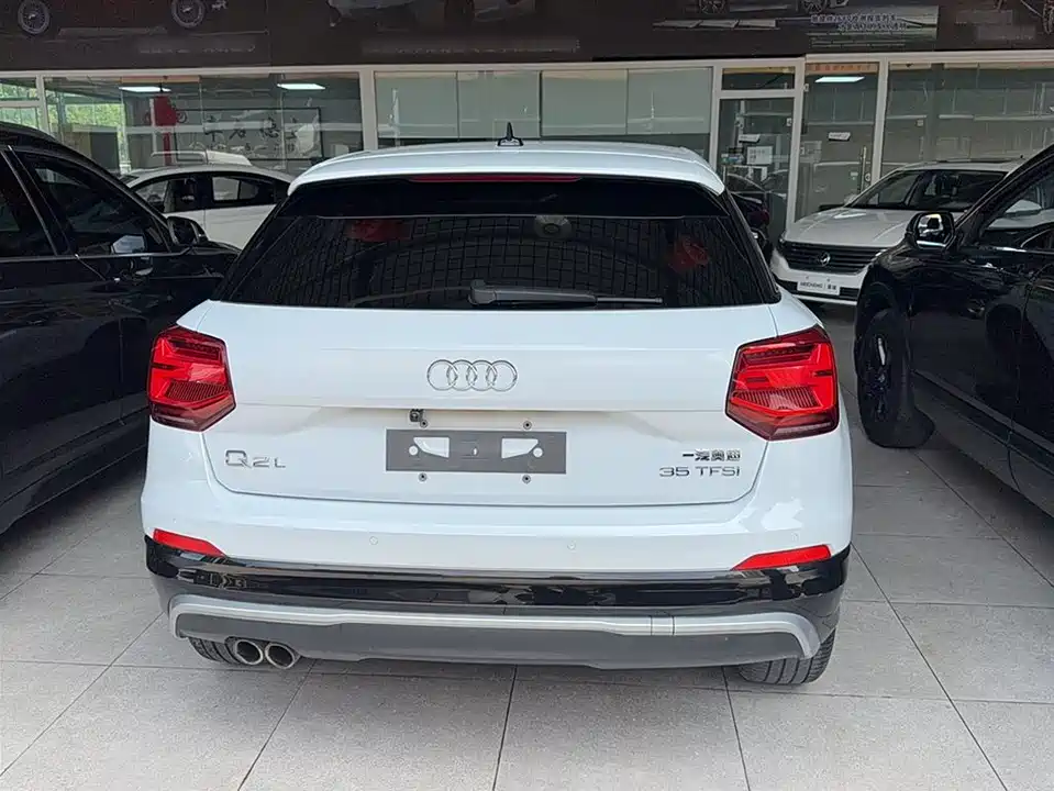 Audi Q2L Audi Q2L
