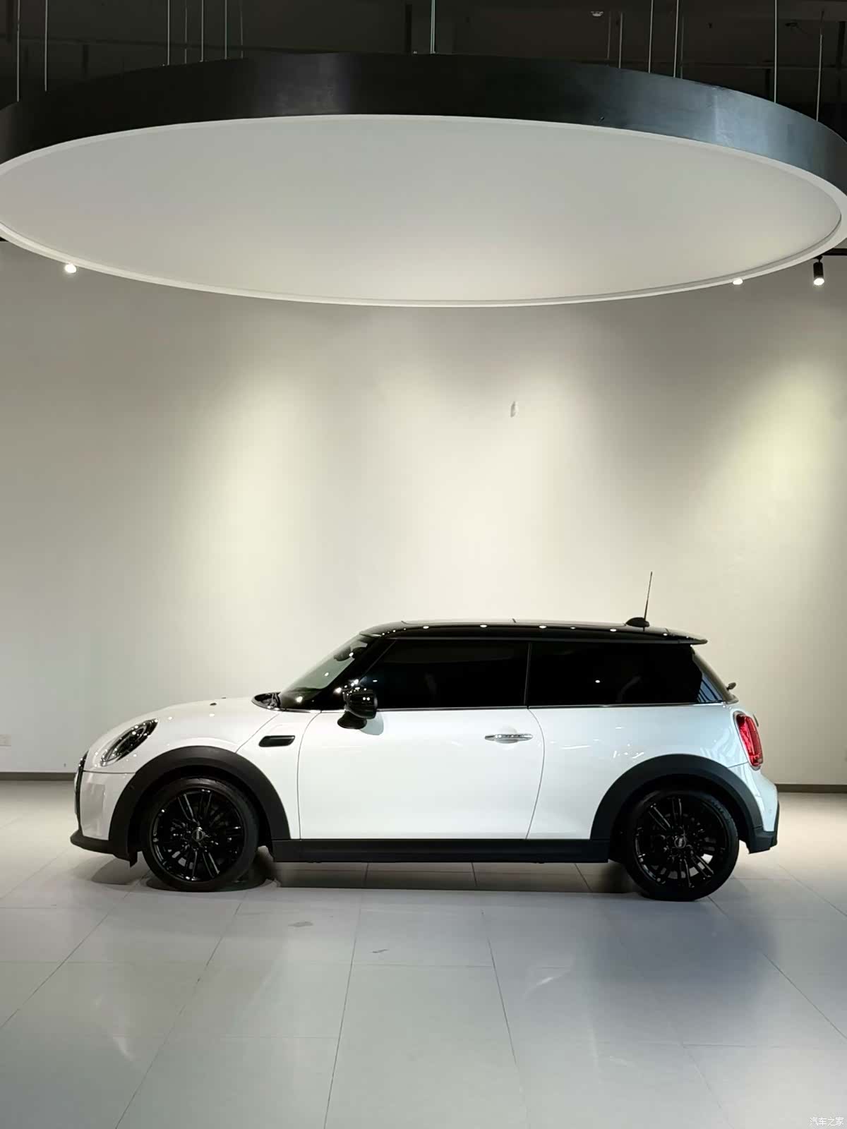 Mini Cooper, 2024 3