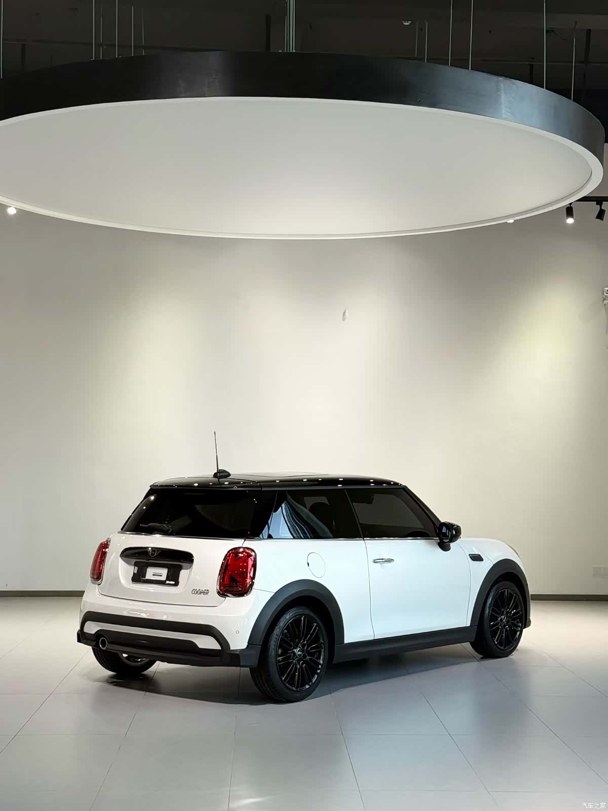 Mini Cooper, 2024 4