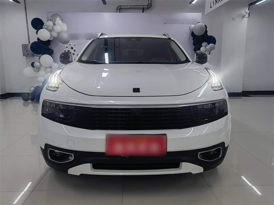 Lynk & Co 01