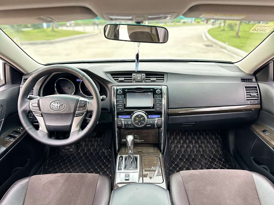Toyota Reiz Toyota Reiz