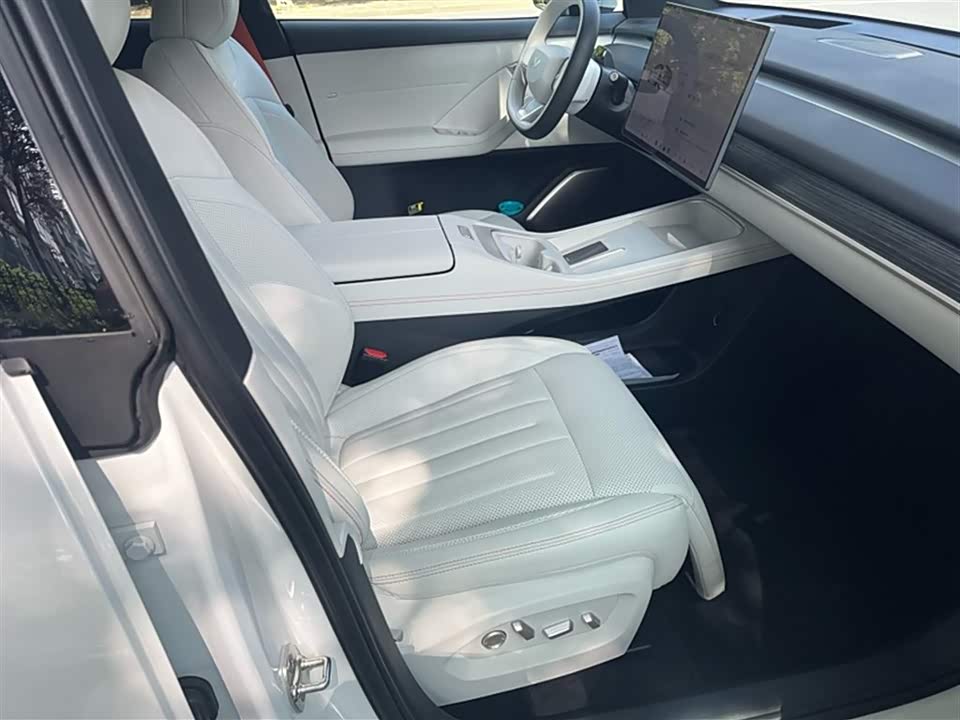 NIO L60 NIO L60